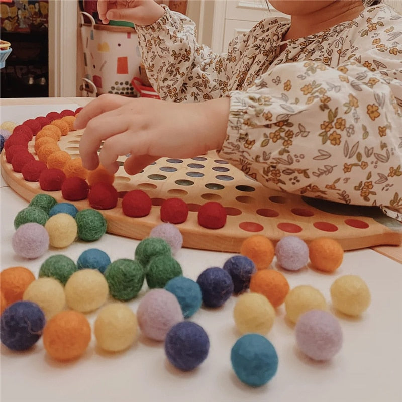 Tablero Arcoíris de madera con colores para habilidades motoras de bebes Montessori