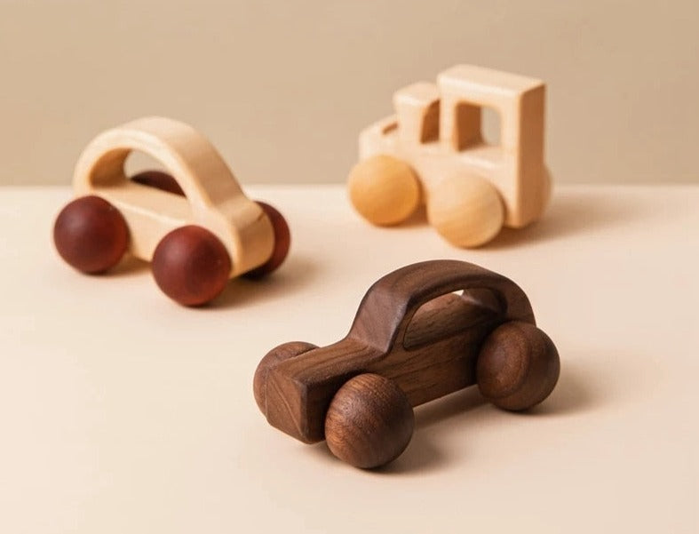 Figuras con ruedas de madera para bebés